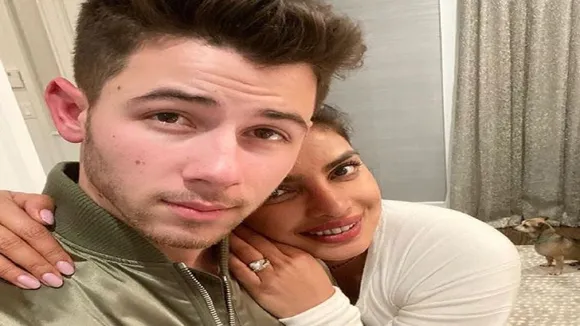 Thanksgiving 2019: प्रियंका चोपड़ा ने निक जोनास के साथ शेयर की तस्वीर, फैंस बोले- Son with his mom