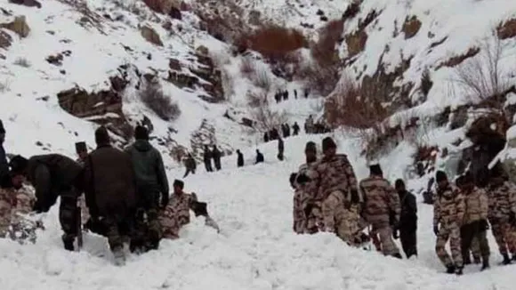सियाचिन में एक बार फिर हिमस्खलन, बर्फ के नीचे दबने से सेना के 2 जवान शहीद