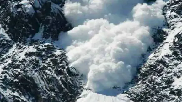 जम्मू-कश्मीर में हिमस्खलन की दो घटनाओं में चार जवान शहीद, बचाव अभियान में शव बरामद