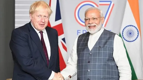मंदिर पहुंचे जॉनसन, नए भारत के निर्माण में प्रधानमंत्री मोदी के साथ करेंगे काम