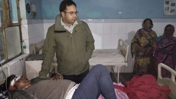 बारातियों से भरी कार और ट्रक में भिड़ंत, 6 लोगों की मौत