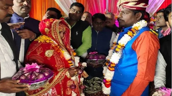 प्याज की जयमाला और गिफ्ट में लहसुन, काशी में हुई ऐसी अनोखी शादी