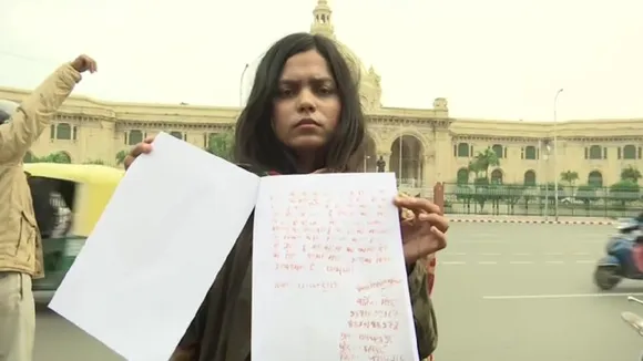 इंटरनेशनल शूटर वर्तिका सिंह की अमित शाह को खून से चिट्ठी, कहा- निर्भया के दोषियों को फांसी मैं दूंगी