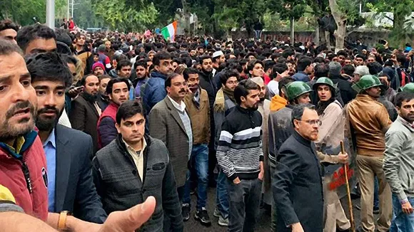 नागरिक संशोधन कानून के खिलाफ देश भर के छात्र हो रहे लामबंद, छात्रों ने किया परीक्षा का बहिष्कार