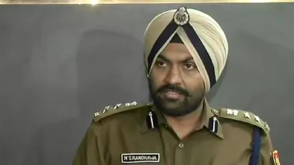 जामिया हिंसा पर दिल्ली पुलिस बोली- अफवाह फैलाने वालों के खिलाफ लिया जाएगा एक्शन, दंगाइयों ने फेंके पेट्रोल बम