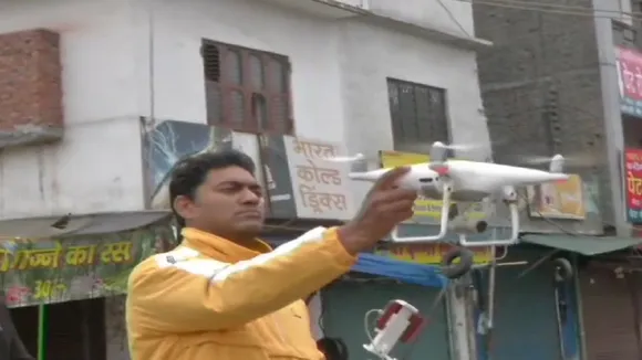 जाफराबाद में पुलिस स्थिति से निपटने के लिए ड्रोन से कर रही मॉनिटर, बसों में हुई तोड़फोड़