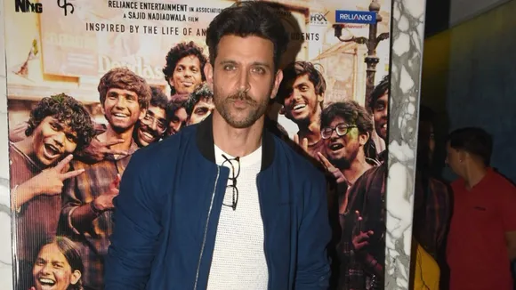 ऋतिक, प्रियंका ने की शिक्षण संस्थानों में अशांति की निंदा, कहा- मैं दुनिया के सबसे युवा लोकतंत्र को