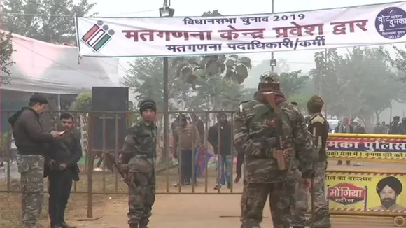 झारखंड चुनाव: रुझानों में बीजेपी और कांग्रेस गठबंधन में कांटे की टक्कर
