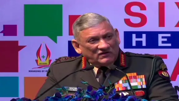 युवाओं को गलत दिशा में ले जाने वाले नेता नहीं, जनरल बिपिन रावत की नेताओं को कड़ी नसीहत