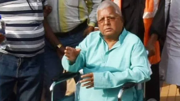 झारखंड में सत्ता बदली तो लालू प्रसाद ने जेल में सजाया दरबार