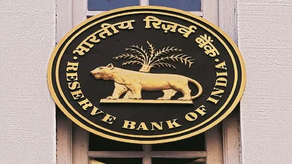 राजस्व संग्रह में तेज गिरावट से राजकोषीय मानकों को लेकर जोखिम: आरबीआई