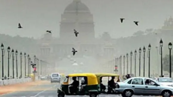 हाड़ कंपा देने वाली ठंड से परेशान दिल्ली, 6 राज्यों में जारी हुआ Red Alert