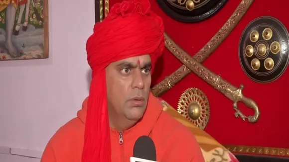 समलैंगिक हैं राहुल गांधी हमने भी सुना है : हिंदू महासभा का सावरकर मसले पर करारा जवाब