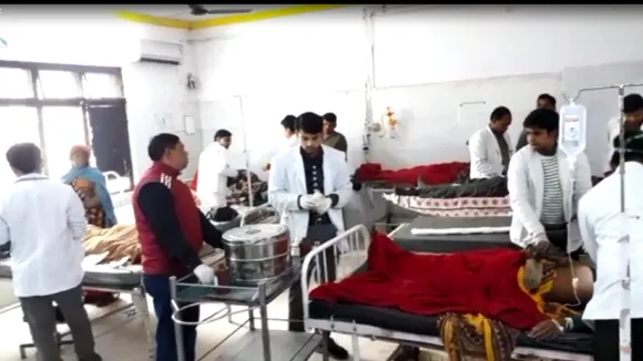 झांसी में दीवार गिरने से 15 मजदूर दबे, 5 की हुई मौत