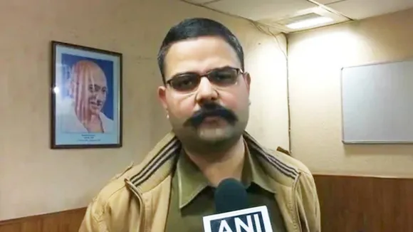 नोएडा के SSP वैभव कृष्ण के अलावा 5 IPS अफसर भी पदों से हटाए गए
