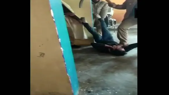 पुलिसवालों की हैवानियत! थाने में युवक के मुंह को लातों से कुचला और फिर बुरी तरह पीटा