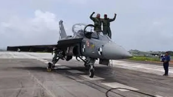 INS विक्रमादित्य पर पहली बार स्वदेशी लड़ाकू विमान ने किया लैंड, राजनाथ सिंह ने DRDO-नौसेना को दी बधाई