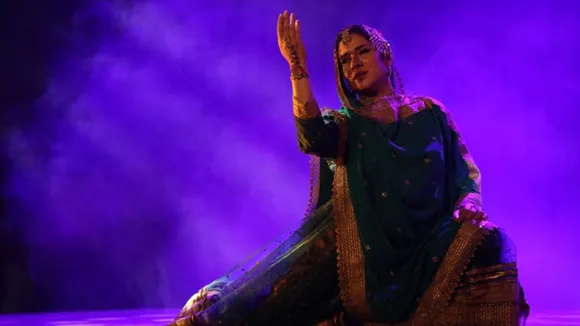नृत्यांगना का आरोप कि 'कव्वाली' पर प्रस्तुति रोकी गई, अधिकारियों ने कहा कि आरोप निराधार