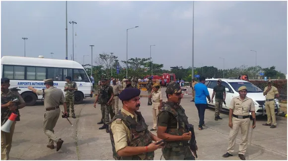 मेंगलुरू एयरपोर्ट के टिकट काउंटर पर संदिग्ध बैग से मिला IED विस्फोटक, हाईअलर्ट