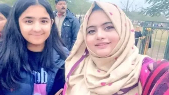 CAA का विरोध करने लखनऊ के घंटाघर पहुंचीं अखिलेश यादव की बेटी टीना, सपा ने कहा...