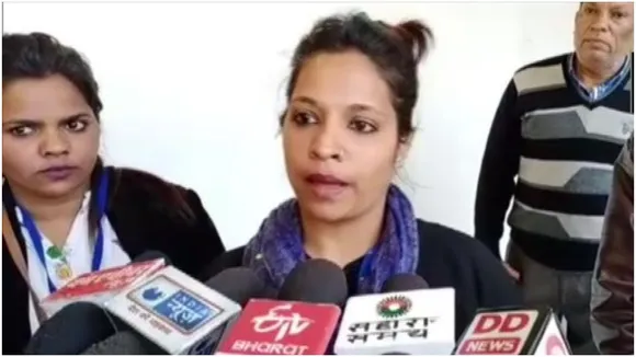महिला कर्मचारी गई थी आर्थिक गणना करने, लोगों ने CAA के बहाने जानें क्‍या किया