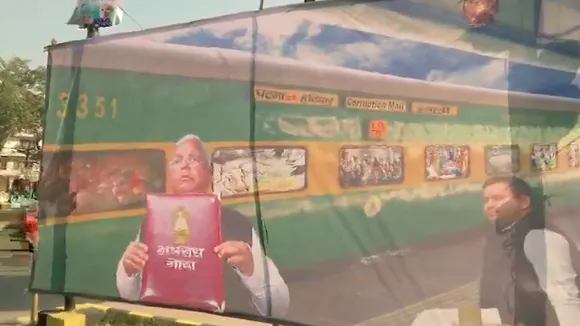 बिहार में 'पोस्टर वार' तेज, राजद और जेडीयू ने छेड़ा पोल-खोल अभियान
