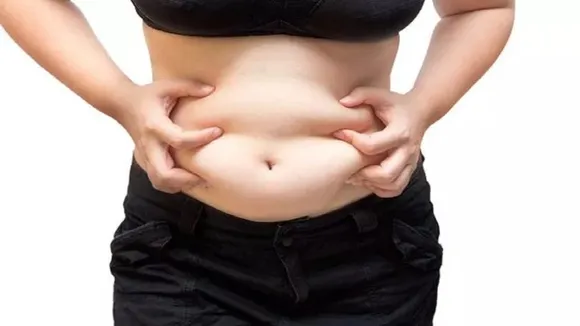 आपके बढ़ते मोटापे का कारण हो सकते हैं ये 6 अजीब आदतें