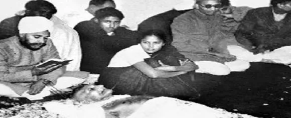 गांधीजी की हत्या के तीन फरार आरोपी और चौथी गोली का रहस्य कभी खुलेगा क्या?