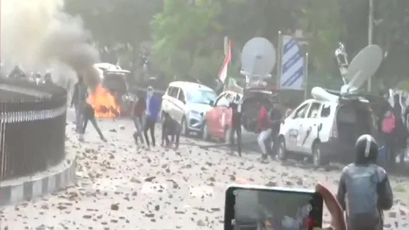 CAA Protest: नुकसान की भरपाई के नोटिस रद्द करने संबंधी याचिका पर उप्र सरकार को नोटिस