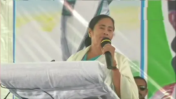 ममता बनर्जी ने फिर अलापा NRC-NPR का राग, कहा- मेरे कहे बिना कोई डॉक्यूमेंट ना दिखाएं