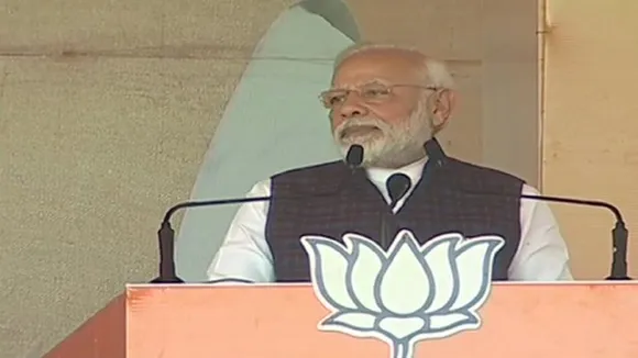PM मोदी बोले- केजरीवाल को गरीबों का फिक्र नहीं, इसलिए इन योजनाओं को नहीं होने दिया लागू