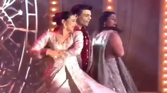 बेबो और लोलो के साथ किंग खान ने लगाई स्टेज पर आग, देखें जबरदस्त Video