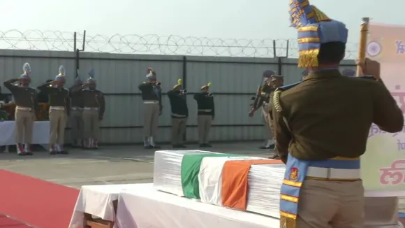 CRPF के शहीद जवान रमेश का पार्थिव शरीर पटना पहुंचा, एयरपोर्ट पर लगे भारत माता की जय के नारे