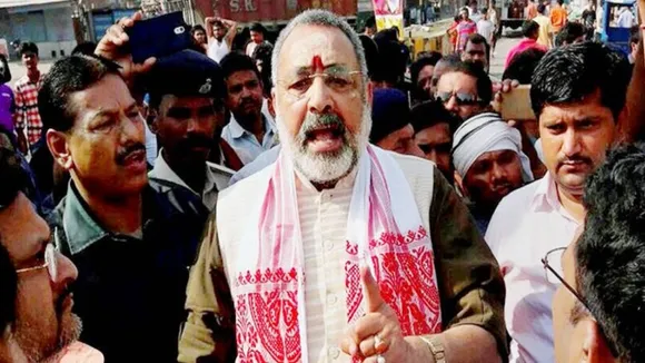 गिरिराज सिंह पर तनवीर हसन का हमला- पैसे ज्यादा हों तो दिल्ली के बजाय यहां बांटें