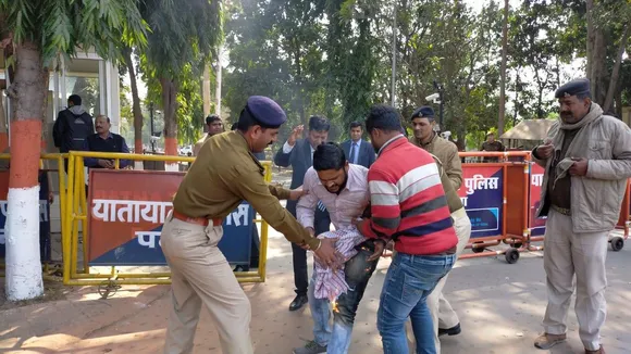 पटनाः इंसाफ मांगने पहुंचे युवक ने CM आवास के बाहर की आत्मदाह की कोशिश