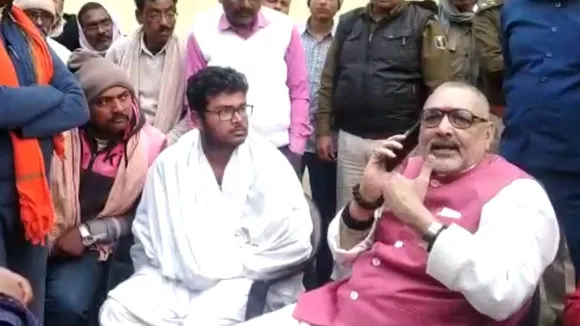 Video: बढ़ते अपराध पर केंद्रीय मंत्री गिरिराज सिंह ने SP को जमकर लगाई लताड़