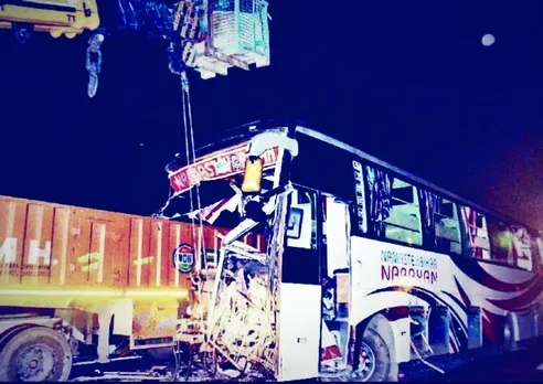 फिरोजाबाद बस दुर्घटना : सामने आया चौकाने वाला सच, साठगांठ के चलते गई 14 लोगों की जान