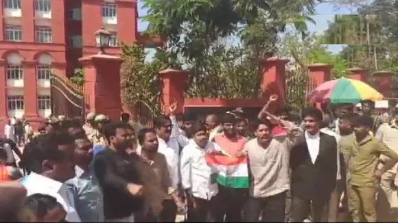 पाकिस्तान के समर्थन में नारे लगाने के आरोप में पुलिस ने 3 छात्रों को किया गिरफ्तार