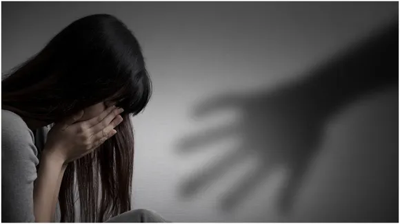 रिश्तेदार सहित 16 लोगों ने किया रेप, जब बाथरूम गई  बच्ची तो...