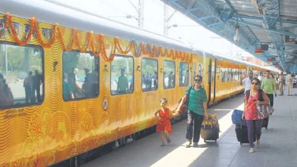 गर्मी की छुट्टियों के लिए Indian Railway भी तैयार, इन रूटों पर चलाई जाएंगी Special Trains