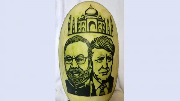 तमिलनाडु के इस कलाकार ने तरबूज पर उकेरी मोदी, ट्रंप और ताजमहल की तस्वीरें