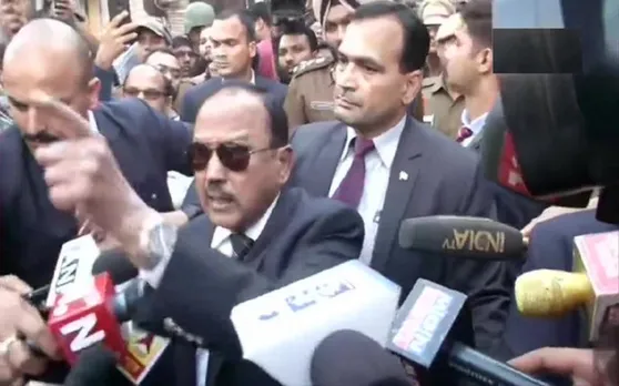 Delhi Violence: NSA डोभाल पर दिल्ली के दंगे को कंट्रोल करने की जिम्मेदारी, अबतक मरने वालों की संख्या हुई 27