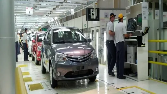 खुद से चार्ज होने वाली Toyota Vellfire भारत में लॉन्च, जानें कीमत