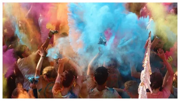 holi