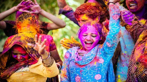 holi