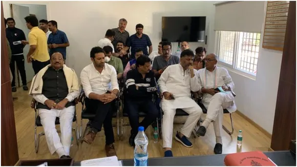 DK Shikumar, Digvijay Singh