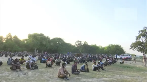 delhi crowd