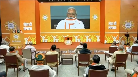 pm modi intracts bjp wrokers