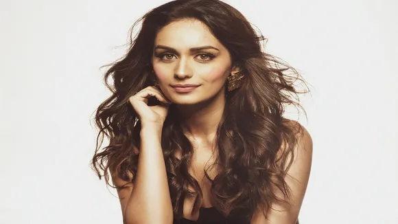 Manushi Chillar