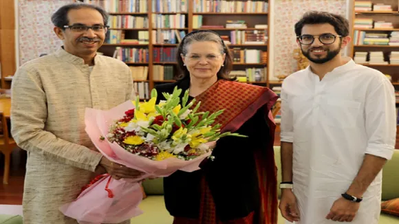 Udhav Thackeray Sonia Gandhi Aditya Thackeary